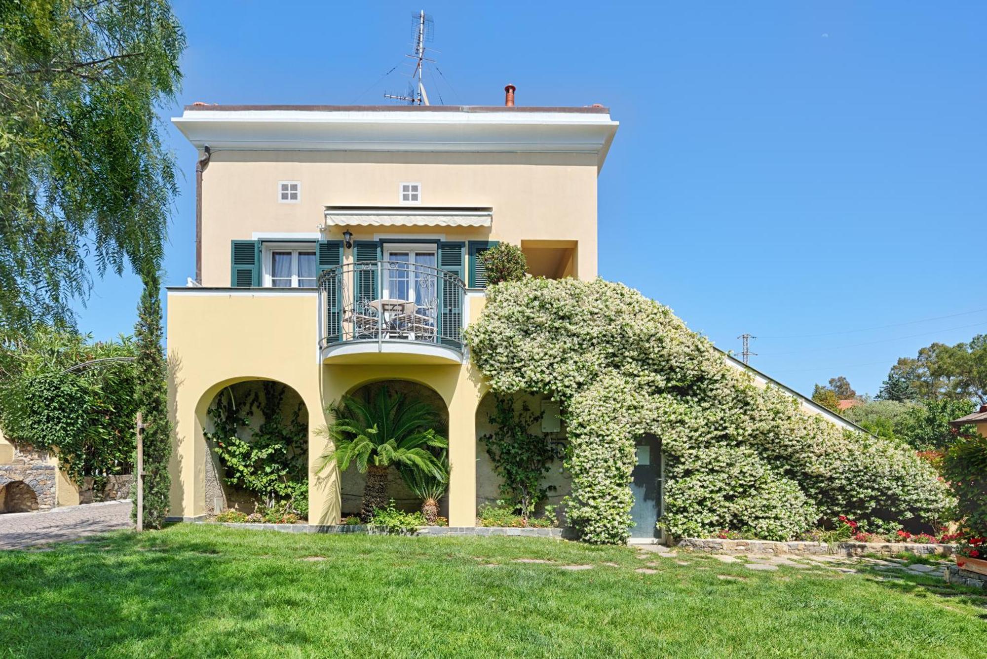 Casa Vacanze Nel Giardino Di Renzo Imperia Zewnętrze zdjęcie