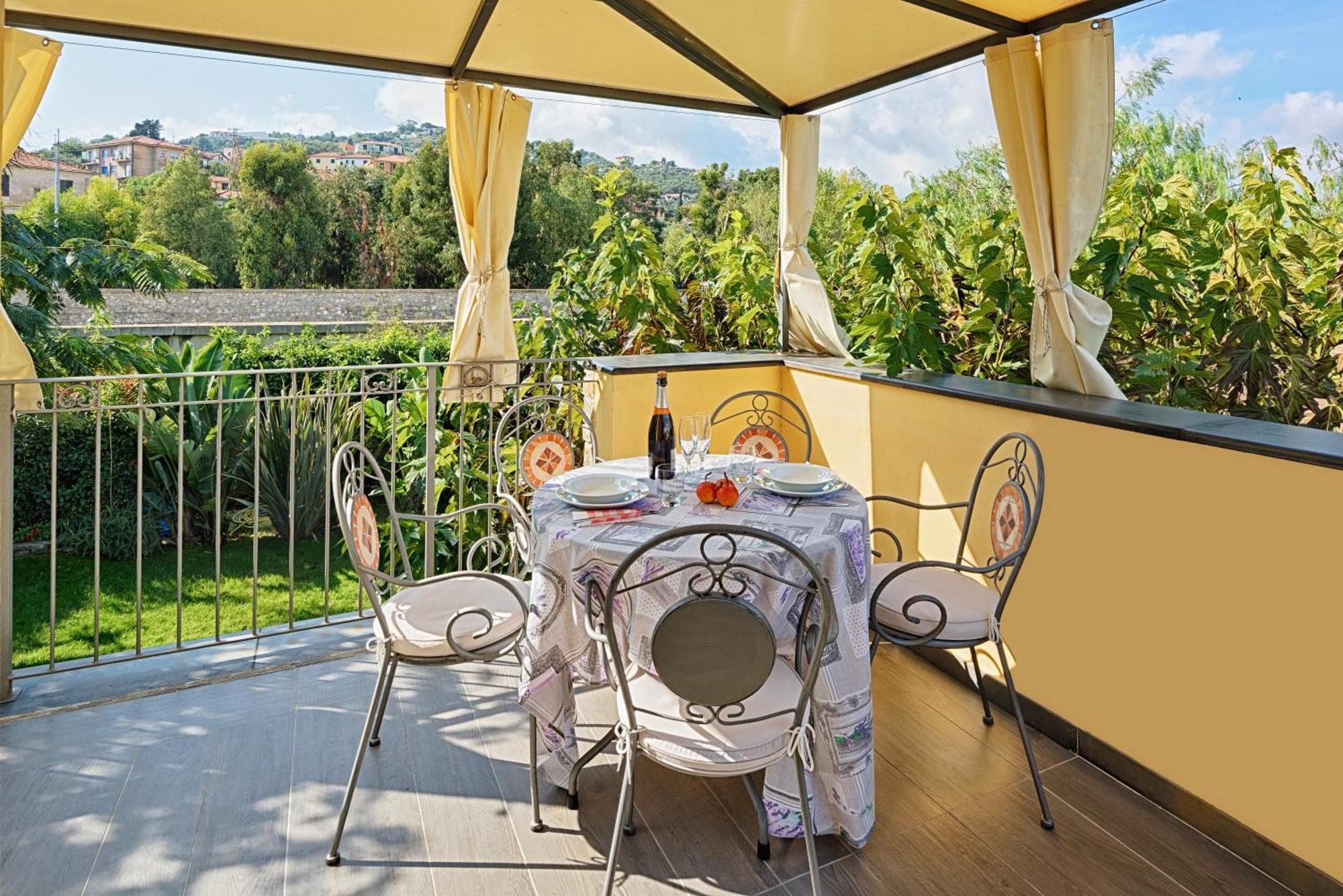 Casa Vacanze Nel Giardino Di Renzo Imperia Zewnętrze zdjęcie